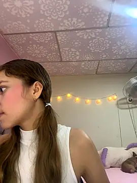 Vanneskk online show from December 2025 01:31:01 PM