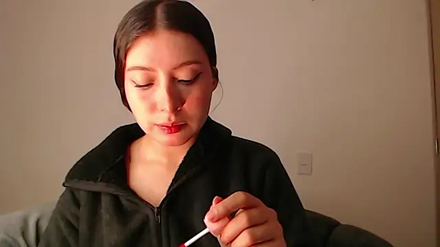 -Ivonny- online show from December 2025 09:00:01 PM