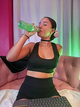 ZoeyFierce online show from February 2026 02:05:01 PM