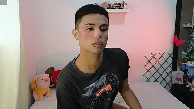 im crissangel online show from December 2025 06:13:02 PM