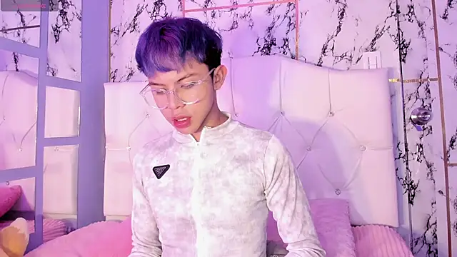 Prince Apolo online show from December 2025 09:43:01 PM