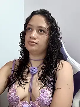 Snapshot of Alana_444 chatting on May 2026 03:25:02 AM Alana 444 online show from May 2026 03:25:02 AM