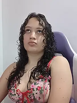 Snapshot of Alana_444 chatting on May 2026 03:35:02 AM Alana 444 online show from May 2026 03:35:02 AM