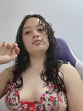 Snapshot of Alana_444 chatting on May 2026 02:39:01 AM Alana 444 online show from May 2026 02:39:01 AM