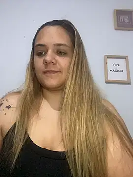 Snapshot of LoreinnFox chatting on April 2026 03:50:02 AM LoreinnFox online show from April 2026 03:50:02 AM