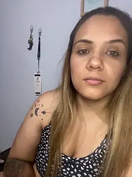 Snapshot of LoreinnFox chatting on April 2026 05:18:02 AM LoreinnFox online show from April 2026 05:18:02 AM