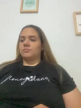 Snapshot of LoreinnFox chatting on April 2026 08:22:01 PM LoreinnFox online show from April 2026 08:22:01 PM
