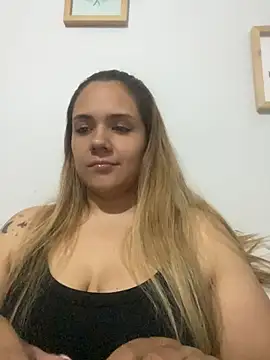 Snapshot of LoreinnFox chatting on April 2026 04:04:02 AM LoreinnFox online show from April 2026 04:04:02 AM