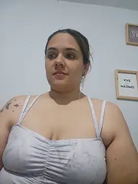Snapshot of LoreinnFox chatting on April 2026 04:06:01 AM LoreinnFox online show from April 2026 04:06:01 AM