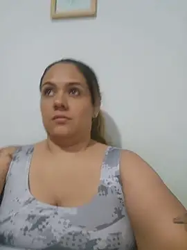 Snapshot of LoreinnFox chatting on May 2026 09:46:02 PM LoreinnFox online show from May 2026 09:46:02 PM