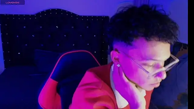 thian blakee online show from December 2025 03:55:01 AM