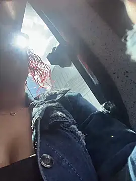 Ari Bakker online show from December 2025 06:57:02 PM