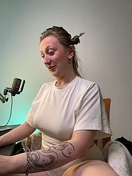 Snapshot of Helga_vibe chatting on July 2026 02:10:01 PM Helga vibe online show from July 2026 02:10:01 PM