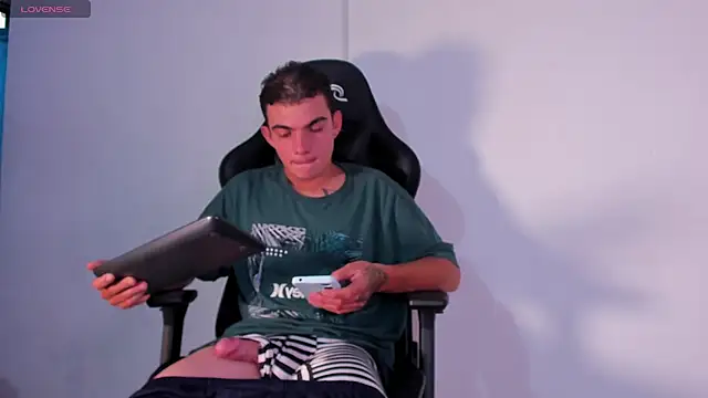 m0ntana777 online show from December 2025 12:10:01 PM