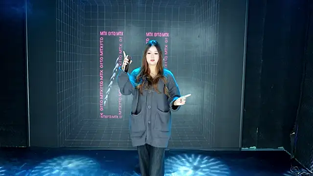 Snapshot of YIMO-002 chatting on November 2025 04:37:01 AM YIMO-002 online show from November 2025 04:37:01 AM