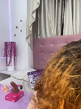 Snapshot of Valery_Roussee01 chatting on December 2025 04:11:02 AM Valery Roussee01 online show from December 2025 04:11:02 AM