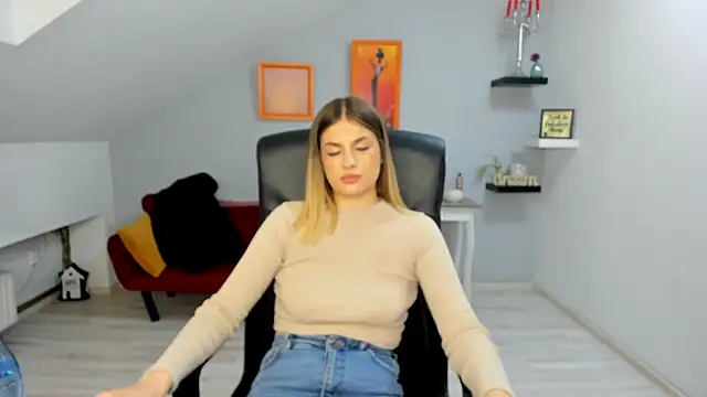 SarahOwenn online show from January 2026 12:42:01 PM