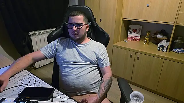 kevinnlovelly online show from January 2026 07:11:01 PM