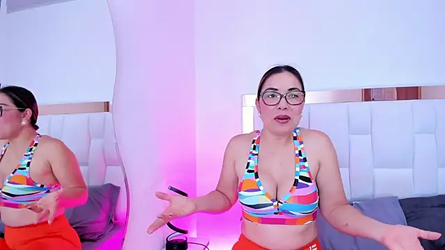 AnnaJaimes online show from December 2025 04:54:01 AM