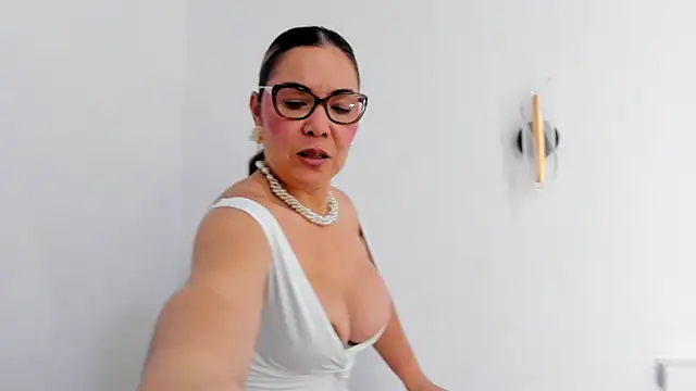 AnnaJaimes online show from February 2026 11:58:02 PM