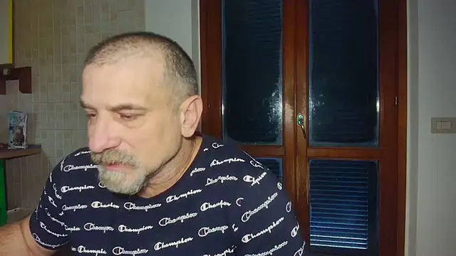 Mauro7788 online show from December 2025 12:12:02 PM