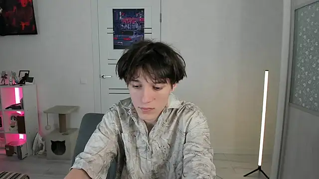 Mickleloveu online show from December 2025 02:04:01 PM