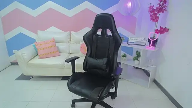 zahira1 online show from March 2026 06:32:01 PM