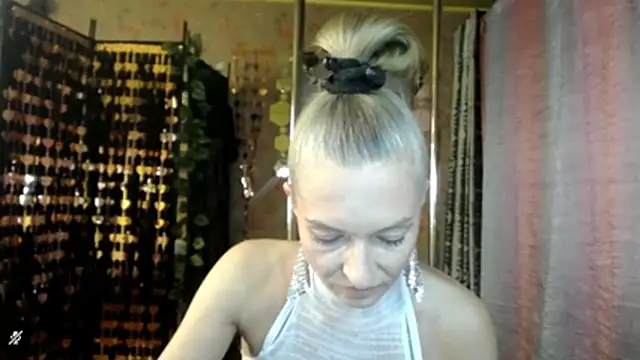 Snapshot of Soniakiss chatting on July 2026 02:13:01 PM Soniakiss online show from July 2026 02:13:01 PM
