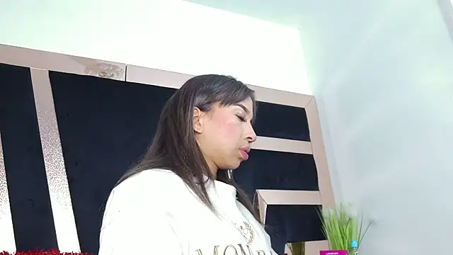 Snapshot of Kassandra_xxx chatting on June 2026 04:28:01 AM Kassandra xxx online show from June 2026 04:28:01 AM