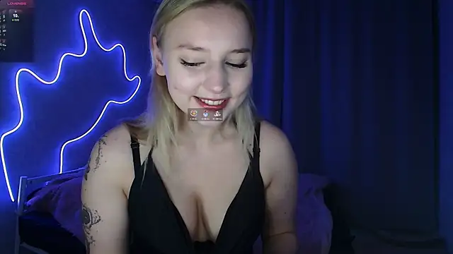 Snapshot of _K1ra_S1n_ chatting on December 2025 05:35:02 AM K1ra S1n online show from December 2025 05:35:02 AM