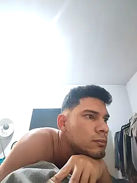 Snapshot of eloculto98 chatting on December 2025 03:43:02 PM eloculto98 online show from December 2025 03:43:02 PM