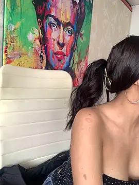 MiaScott Pink online show from December 2025 01:09:02 PM