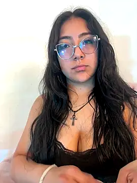 Dafne se online show from December 2025 01:44:01 AM