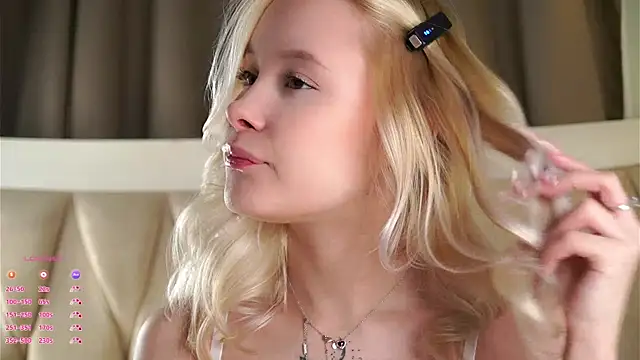 AunclreaVache online show from February 2026 02:02:02 PM