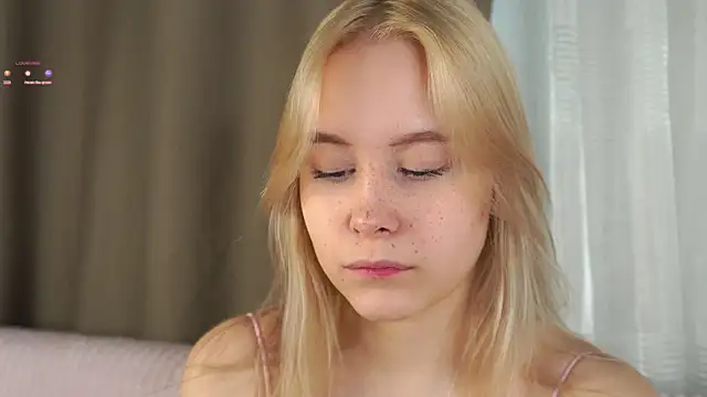 AunclreaVache online show from April 2026 05:03:02 AM