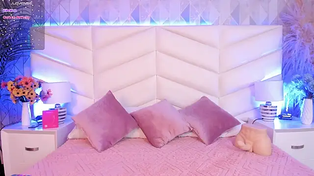 Lizzi Hotman  online show from March 2026 08:45:02 PM