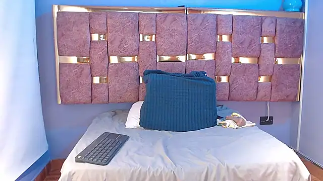  Caroline34 online show from March 2026 10:52:02 AM