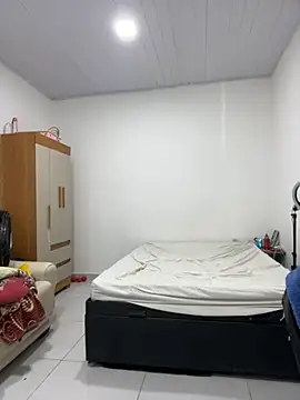 Lillith Bloom online show from April 2026 12:17:02 PM