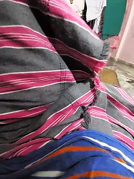 Snapshot of Yth24 chatting on November 2025 03:21:02 AM Yth24 online show from November 2025 03:21:02 AM