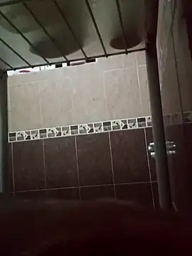 Snapshot of Yles13 chatting on December 2025 12:05:01 AM Yles13 online show from December 2025 12:05:01 AM