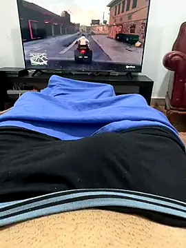 Davisuarez online show from December 2025 06:16:01 PM