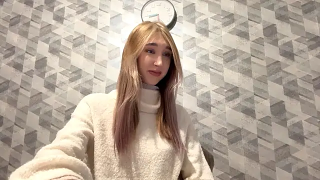 Snapshot of DetraLinz chatting on December 2025 04:45:02 PM DetraLinz online show from December 2025 04:45:02 PM