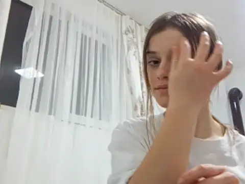 MildredVillareal online show from December 2025 04:47:02 PM