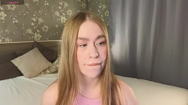 Snapshot of Lolly_Kittyy chatting on December 2025 01:05:02 PM Lolly Kittyy online show from December 2025 01:05:02 PM