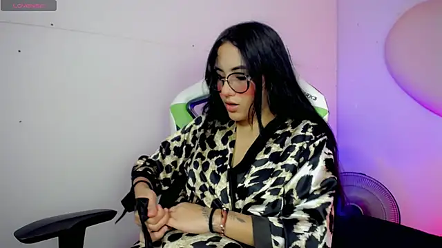 Mishell hot  online show from November 2025 08:57:01 PM