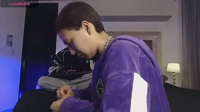 Snapshot of Brenda_Tina chatting on December 2025 08:26:01 PM Brenda Tina online show from December 2025 08:26:01 PM