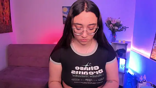 SwettieSammy online show from July 2026 12:33:01 PM