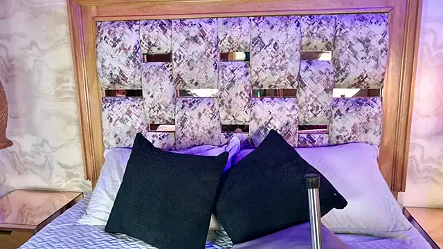 emily dempsey online show from February 2026 07:09:01 PM