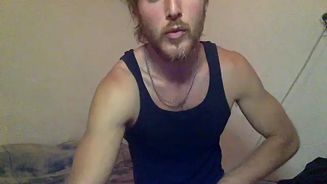 Snapshot of GuyValen chatting on December 2025 03:22:02 AM GuyValen online show from December 2025 03:22:02 AM