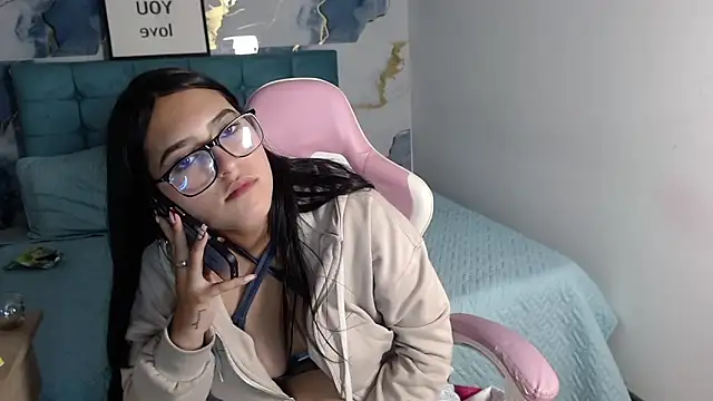 Snapshot of cherrysmall2 chatting on November 2025 05:10:01 AM cherrysmall2 online show from November 2025 05:10:01 AM